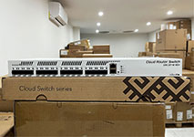 Thiết bị chuyển mạch Switch Mikrotik CRS317-1G-16S+RM