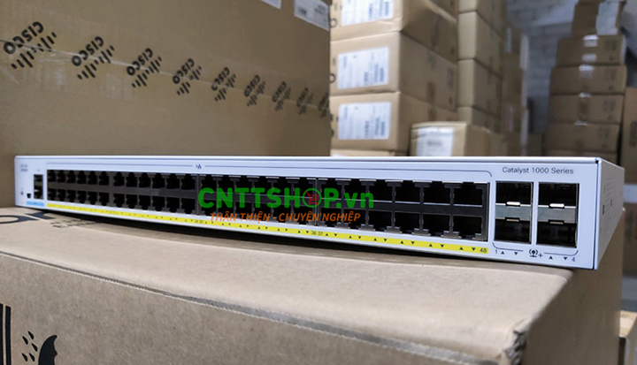 4 cổng quang SFP+ giúp switch có thể mở rộng mạng với tính năng stacking