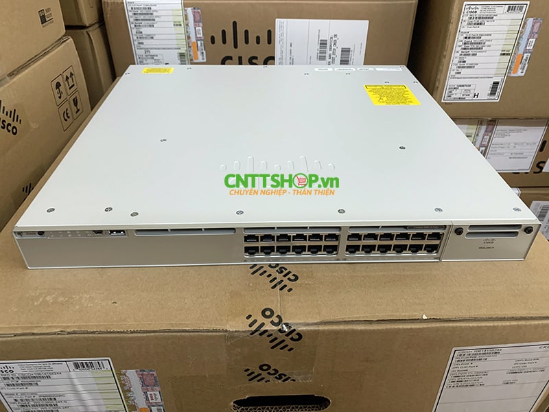 Switch Cisco C930024PE 24 Ports PoE+ Network Essentials