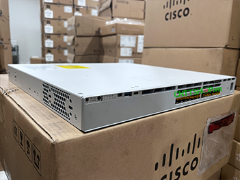 C9300L-24UXG-4X-E Cisco Catalyst 9300 24-port UPOE, Network Essentials