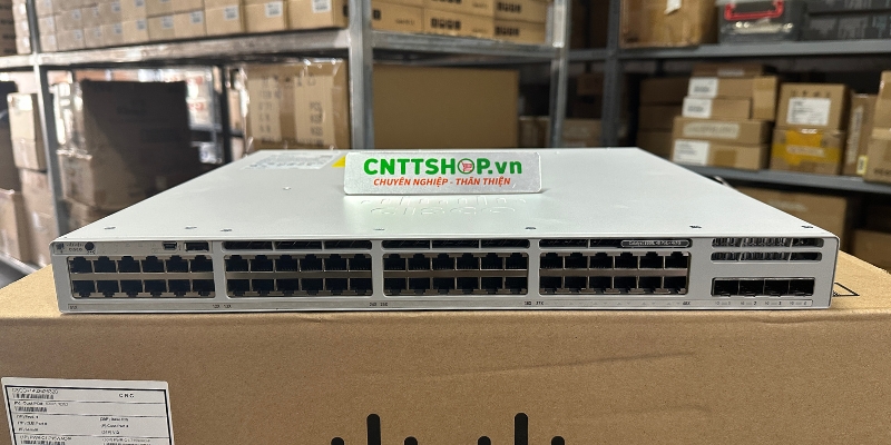 Cisco C9300L-48P-4G-A là thiết bị chuyển mạch 48 cổng PoE+ cao cấp Full Layer 3 routing với Switching capacity 104 Gbps.