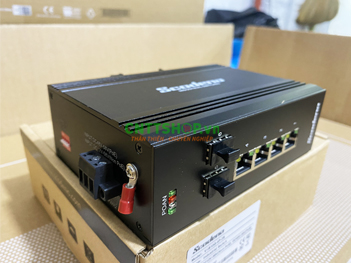 V-IS10G-4P-2S 4x 10/100/1000M POE, 2 Port Gigabit Fiber (SFP) Uplink Industrial Switch
