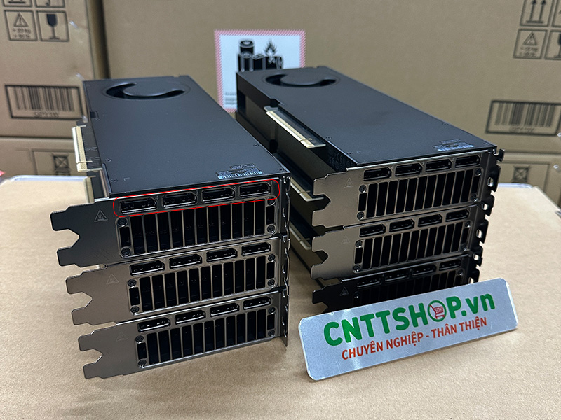 4 cổng DisplayPort 2.1b độ phân giải 8k