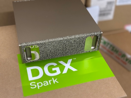 NVIDIA DGX Spark | Máy Tính AI Hiệu Suất 1000 TOPS, Suy Luận 200 Tỷ Tham số