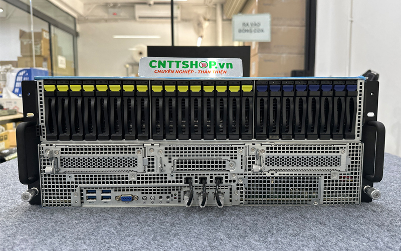 Các bay ổ cứng của 4U10G-TURIN2/RF+