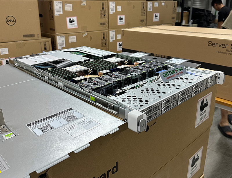 Mua Cisco UCSC-C220-M6S chính hãng, giá tốt, tại CNTTShop