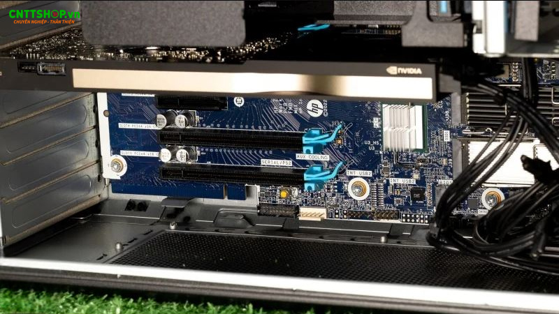 Các khe PCIe trên HP Z4 G5