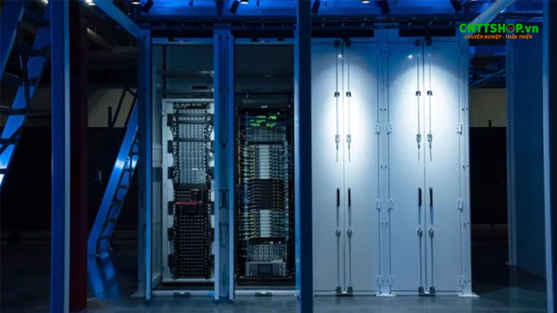 Máy chủ Dell XE9712 trong các tủ rack IR9048 tại môi trường triển khai thực tế