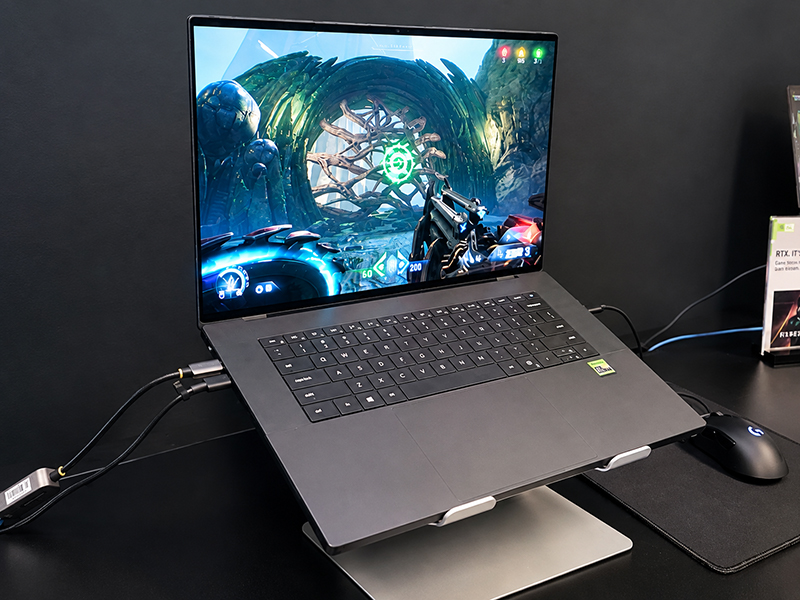 trải nghiệm chơi game trên Dell XPS 16
