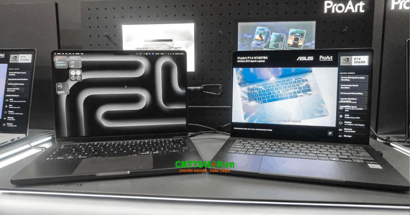 Màn hình OLED và Liquid Retina XDR trên 2 laptop