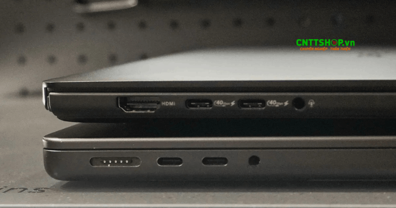 Các cổng kết nối trên 2 thiết bị ProArt P14 vs MacBook Pro 14